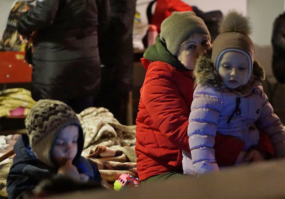 Советы хмельничанам: как развлечь ребенка в укрытии
